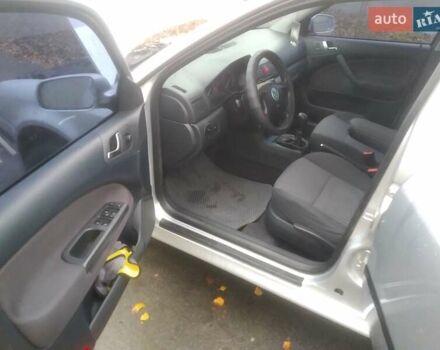 Серый Шкода Октавия, объемом двигателя 1.8 л и пробегом 264 тыс. км за 3800 $, фото 1 на Automoto.ua