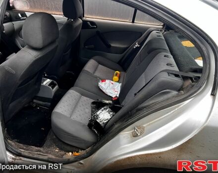 Серый Шкода Октавия, объемом двигателя 1.6 л и пробегом 310 тыс. км за 3500 $, фото 2 на Automoto.ua