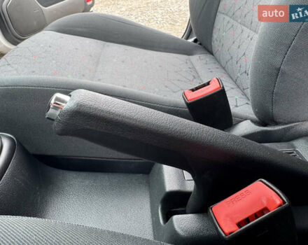 Серый Шкода Октавия, объемом двигателя 1.6 л и пробегом 226 тыс. км за 5500 $, фото 48 на Automoto.ua