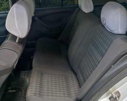 Сірий Шкода Октавія, об'ємом двигуна 1.6 л та пробігом 330 тис. км за 3850 $, фото 12 на Automoto.ua
