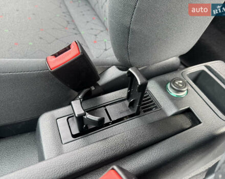 Серый Шкода Октавия, объемом двигателя 1.6 л и пробегом 226 тыс. км за 5500 $, фото 49 на Automoto.ua