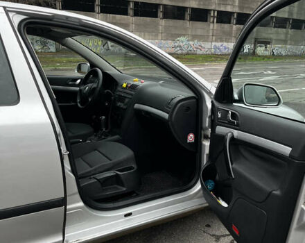 Серый Шкода Октавия, объемом двигателя 1.6 л и пробегом 296 тыс. км за 6000 $, фото 4 на Automoto.ua