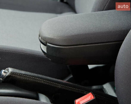 Серый Шкода Октавия, объемом двигателя 1.6 л и пробегом 250 тыс. км за 5600 $, фото 48 на Automoto.ua