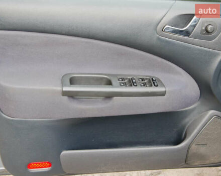 Серый Шкода Октавия, объемом двигателя 1.6 л и пробегом 250 тыс. км за 5600 $, фото 52 на Automoto.ua