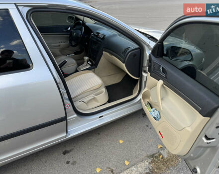 Серый Шкода Октавия, объемом двигателя 1.6 л и пробегом 210 тыс. км за 6500 $, фото 7 на Automoto.ua
