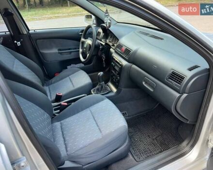 Серый Шкода Октавия, объемом двигателя 1.6 л и пробегом 237 тыс. км за 4600 $, фото 10 на Automoto.ua