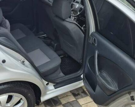 Серый Шкода Октавия, объемом двигателя 1.6 л и пробегом 300 тыс. км за 4500 $, фото 1 на Automoto.ua