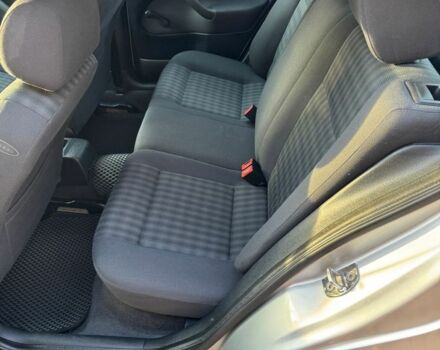 Серый Шкода Октавия, объемом двигателя 1.6 л и пробегом 160 тыс. км за 6000 $, фото 18 на Automoto.ua