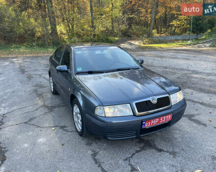 Шкода Октавія 2004 у Рава-Руська на Automoto.ua Сірий Шкода Октавія, об'ємом двигуна 1.6 л та пробігом 178 тис. км за 4999 $, фото 2 на Automoto.ua