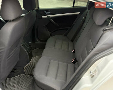 Серый Шкода Октавия, объемом двигателя 1.6 л и пробегом 180 тыс. км за 5000 $, фото 8 на Automoto.ua