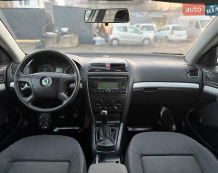 Серый Шкода Октавия, объемом двигателя 1.6 л и пробегом 250 тыс. км за 4300 $, фото 43 на Automoto.ua