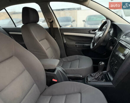 Серый Шкода Октавия, объемом двигателя 1.6 л и пробегом 250 тыс. км за 4300 $, фото 61 на Automoto.ua