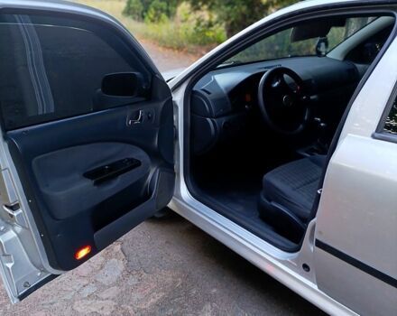 Шкода Октавия 2005 в Золотоноше на Automoto.ua Серый Шкода Октавия, объемом двигателя 1.6 л и пробегом 288 тыс. км за 4950 $, фото 3 на Automoto.ua