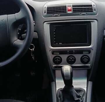 Шкода Октавия 2005 в Сокинянах на Automoto.ua Серый Шкода Октавия, объемом двигателя 1.6 л и пробегом 325 тыс. км за 6000 $, фото 6 на Automoto.ua