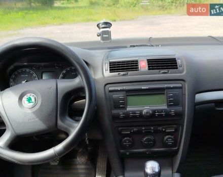Шкода Октавия 2005 в Чернигове на Automoto.ua Серый Шкода Октавия, объемом двигателя 1.6 л и пробегом 303 тыс. км за 4000 $, фото 5 на Automoto.ua