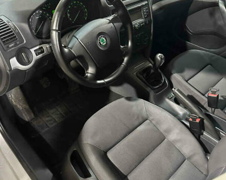 Серый Шкода Октавия, объемом двигателя 1.6 л и пробегом 229 тыс. км за 6300 $, фото 4 на Automoto.ua