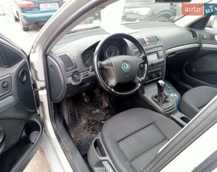 Серый Шкода Октавия, объемом двигателя 1.6 л и пробегом 260 тыс. км за 4300 $, фото 7 на Automoto.ua