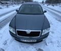 Сірий Шкода Октавія, об'ємом двигуна 2 л та пробігом 320 тис. км за 5350 $, фото 1 на Automoto.ua