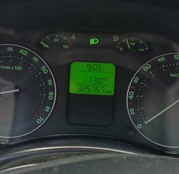 Шкода Октавия 2005 в Сокинянах на Automoto.ua Серый Шкода Октавия, объемом двигателя 1.6 л и пробегом 325 тыс. км за 6000 $, фото 1 на Automoto.ua