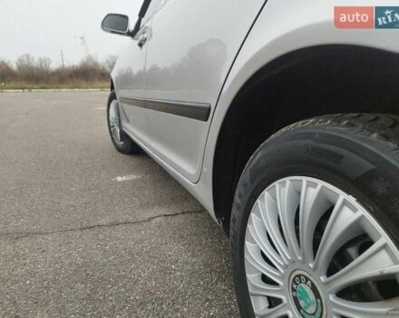 Серый Шкода Октавия, объемом двигателя 1.6 л и пробегом 250 тыс. км за 4600 $, фото 4 на Automoto.ua