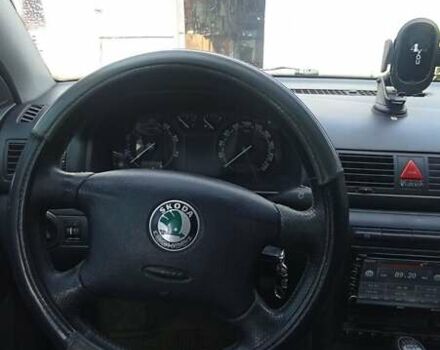 Серый Шкода Октавия, объемом двигателя 1.8 л и пробегом 300 тыс. км за 4700 $, фото 1 на Automoto.ua