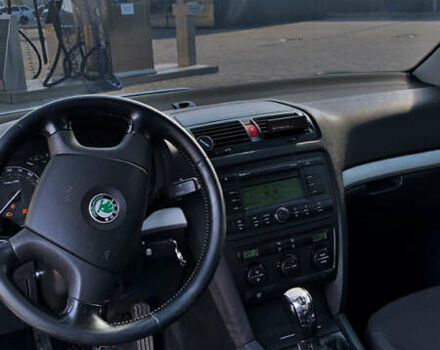 Сірий Шкода Октавія, об'ємом двигуна 2 л та пробігом 360 тис. км за 5000 $, фото 6 на Automoto.ua