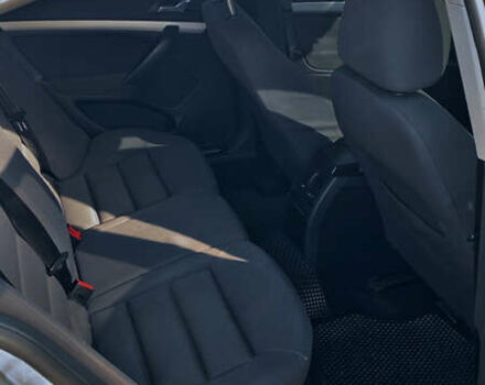 Сірий Шкода Октавія, об'ємом двигуна 2 л та пробігом 360 тис. км за 5000 $, фото 4 на Automoto.ua