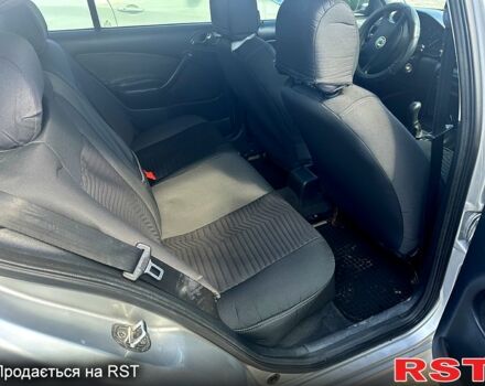 Серый Шкода Октавия, объемом двигателя 1.6 л и пробегом 226 тыс. км за 3900 $, фото 4 на Automoto.ua