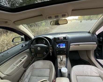 Сірий Шкода Октавія, об'ємом двигуна 2 л та пробігом 320 тис. км за 5350 $, фото 4 на Automoto.ua