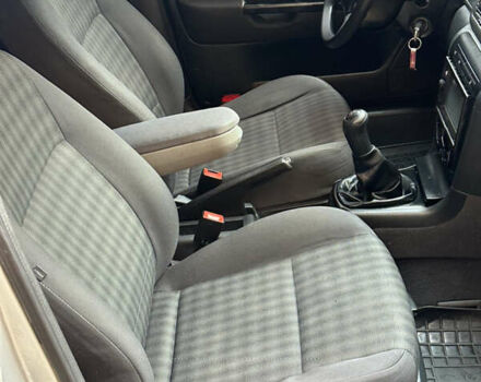 Серый Шкода Октавия, объемом двигателя 1.6 л и пробегом 215 тыс. км за 4550 $, фото 18 на Automoto.ua