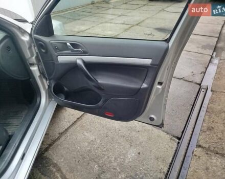 Сірий Шкода Октавія, об'ємом двигуна 1.6 л та пробігом 250 тис. км за 1800 $, фото 10 на Automoto.ua
