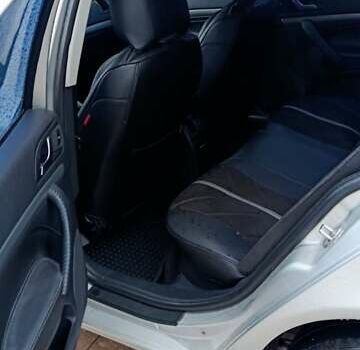 Шкода Октавия 2005 в Сокинянах на Automoto.ua Серый Шкода Октавия, объемом двигателя 1.6 л и пробегом 325 тыс. км за 6000 $, фото 4 на Automoto.ua