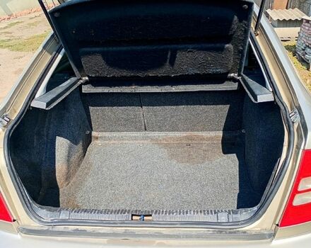 Серый Шкода Октавия, объемом двигателя 1.6 л и пробегом 400 тыс. км за 4400 $, фото 4 на Automoto.ua