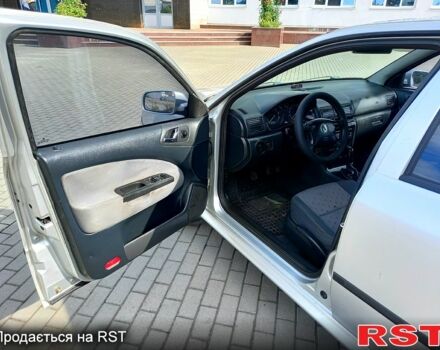 Сірий Шкода Октавія, об'ємом двигуна 1.6 л та пробігом 350 тис. км за 4400 $, фото 4 на Automoto.ua