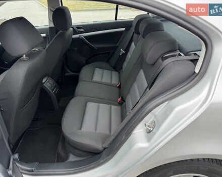 Серый Шкода Октавия, объемом двигателя 1.6 л и пробегом 173 тыс. км за 7199 $, фото 60 на Automoto.ua