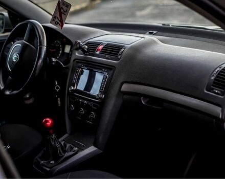 Сірий Шкода Октавія, об'ємом двигуна 2 л та пробігом 275 тис. км за 6800 $, фото 4 на Automoto.ua