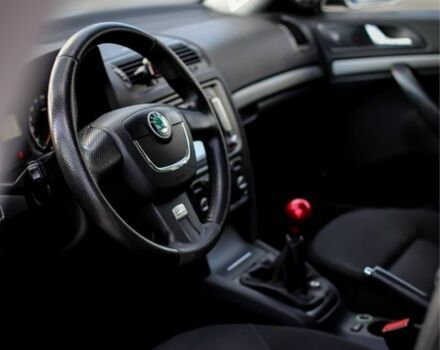 Сірий Шкода Октавія, об'ємом двигуна 2 л та пробігом 275 тис. км за 6800 $, фото 3 на Automoto.ua