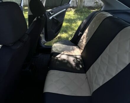 Серый Шкода Октавия, объемом двигателя 1.6 л и пробегом 300 тыс. км за 5900 $, фото 5 на Automoto.ua