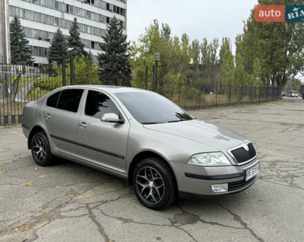 Серый Шкода Октавия, объемом двигателя 1.6 л и пробегом 213 тыс. км за 5600 $, фото 3 на Automoto.ua
