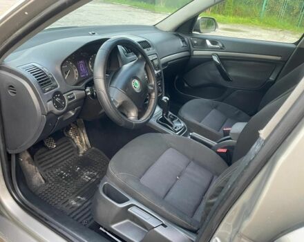 Шкода Октавия 2006 в Кривом Роге на Automoto.ua Серый Шкода Октавия, объемом двигателя 2 л и пробегом 172 тыс. км за 4650 $, фото 6 на Automoto.ua