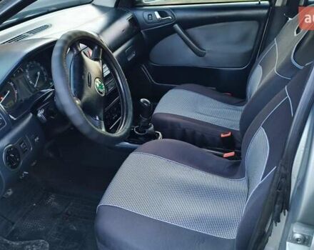 Серый Шкода Октавия, объемом двигателя 1.6 л и пробегом 406 тыс. км за 3111 $, фото 13 на Automoto.ua