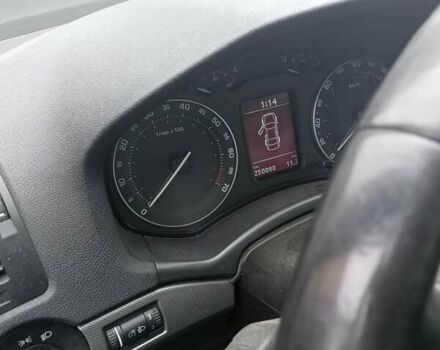 Серый Шкода Октавия, объемом двигателя 1.6 л и пробегом 250 тыс. км за 4800 $, фото 7 на Automoto.ua