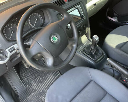 Сірий Шкода Октавія, об'ємом двигуна 2 л та пробігом 302 тис. км за 6100 $, фото 27 на Automoto.ua