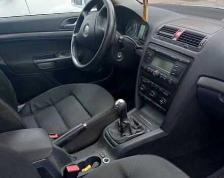 Серый Шкода Октавия, объемом двигателя 1.6 л и пробегом 250 тыс. км за 4800 $, фото 4 на Automoto.ua