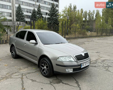 Серый Шкода Октавия, объемом двигателя 1.6 л и пробегом 213 тыс. км за 5600 $, фото 2 на Automoto.ua