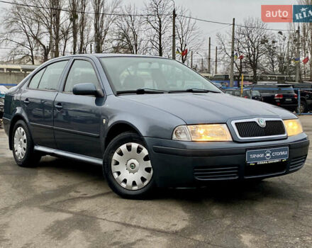 Серый Шкода Октавия, объемом двигателя 1.6 л и пробегом 266 тыс. км за 4900 $, фото 2 на Automoto.ua