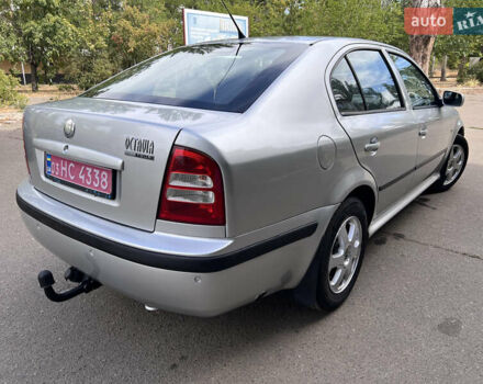 Серый Шкода Октавия, объемом двигателя 1.6 л и пробегом 237 тыс. км за 5500 $, фото 4 на Automoto.ua