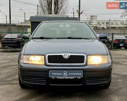 Серый Шкода Октавия, объемом двигателя 1.6 л и пробегом 266 тыс. км за 4900 $, фото 1 на Automoto.ua
