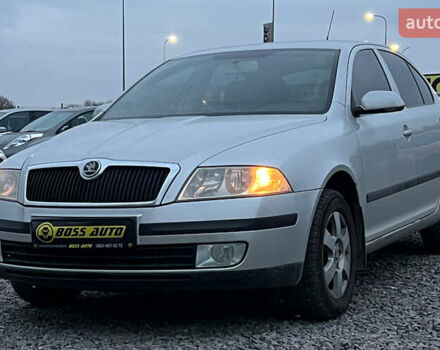 Серый Шкода Октавия, объемом двигателя 1.6 л и пробегом 250 тыс. км за 5850 $, фото 2 на Automoto.ua