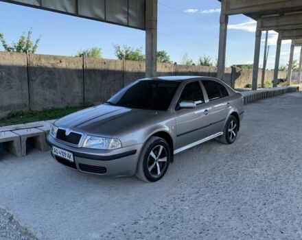 Серый Шкода Октавия, объемом двигателя 1.6 л и пробегом 350 тыс. км за 4900 $, фото 2 на Automoto.ua